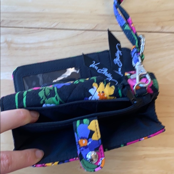 Vera Bradley wristlet - Picture 6 of 8